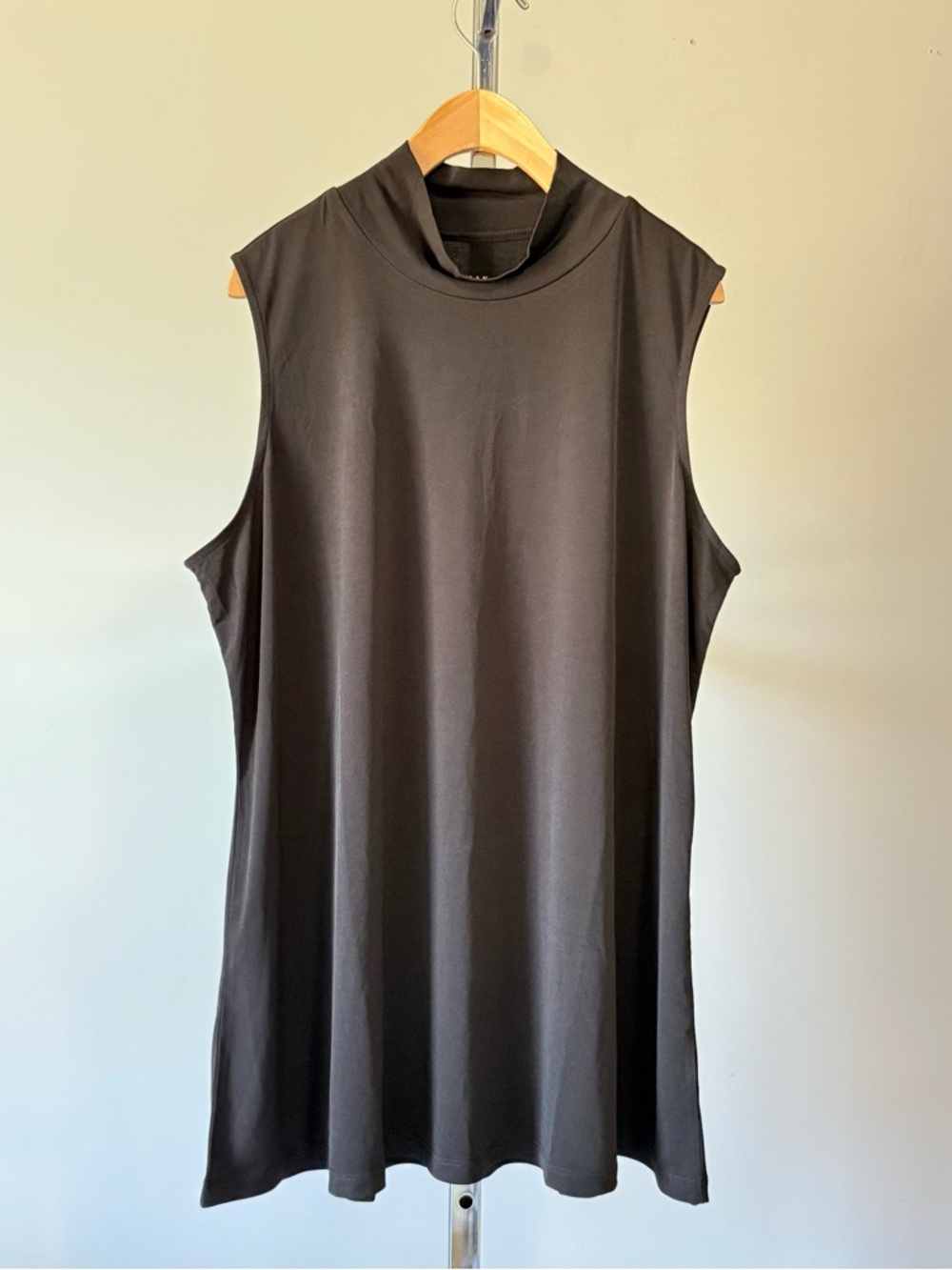 Susan Graver Modern Essentials Liquid Knit Mock Neck Tank Top 1X Plus Size Black
